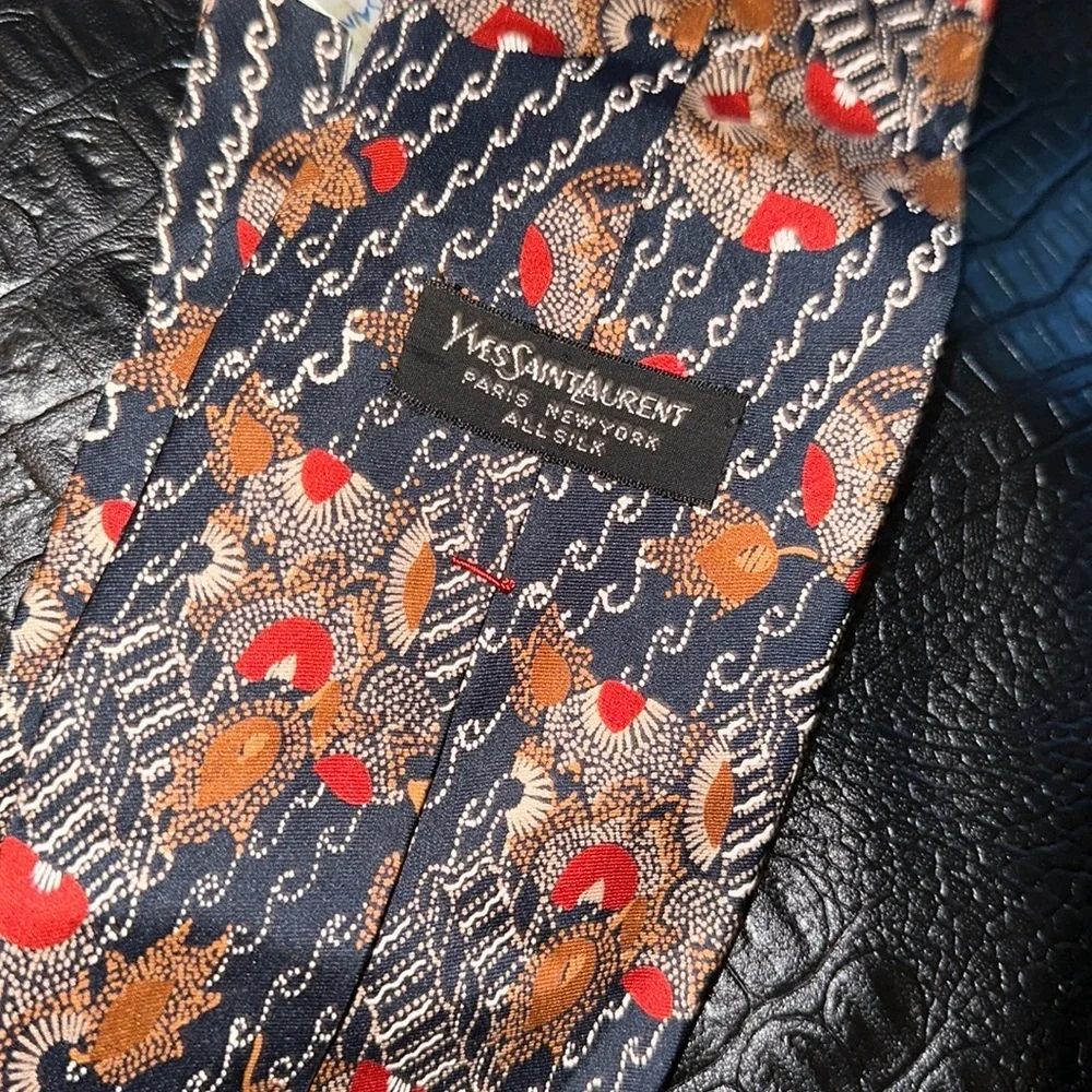 Ysl‎ tie